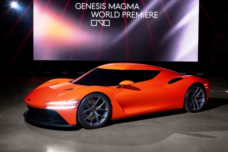 Genesis Magma GT