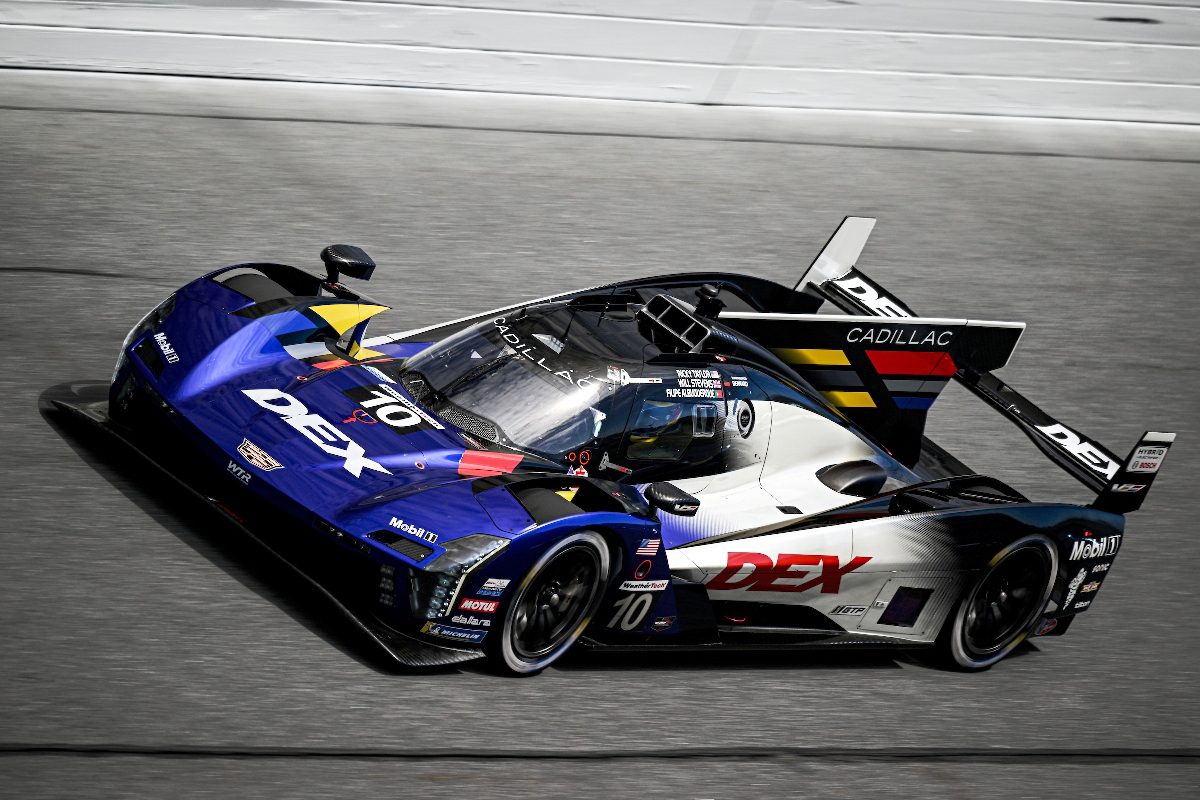 Cadillac V-Series.R WTR