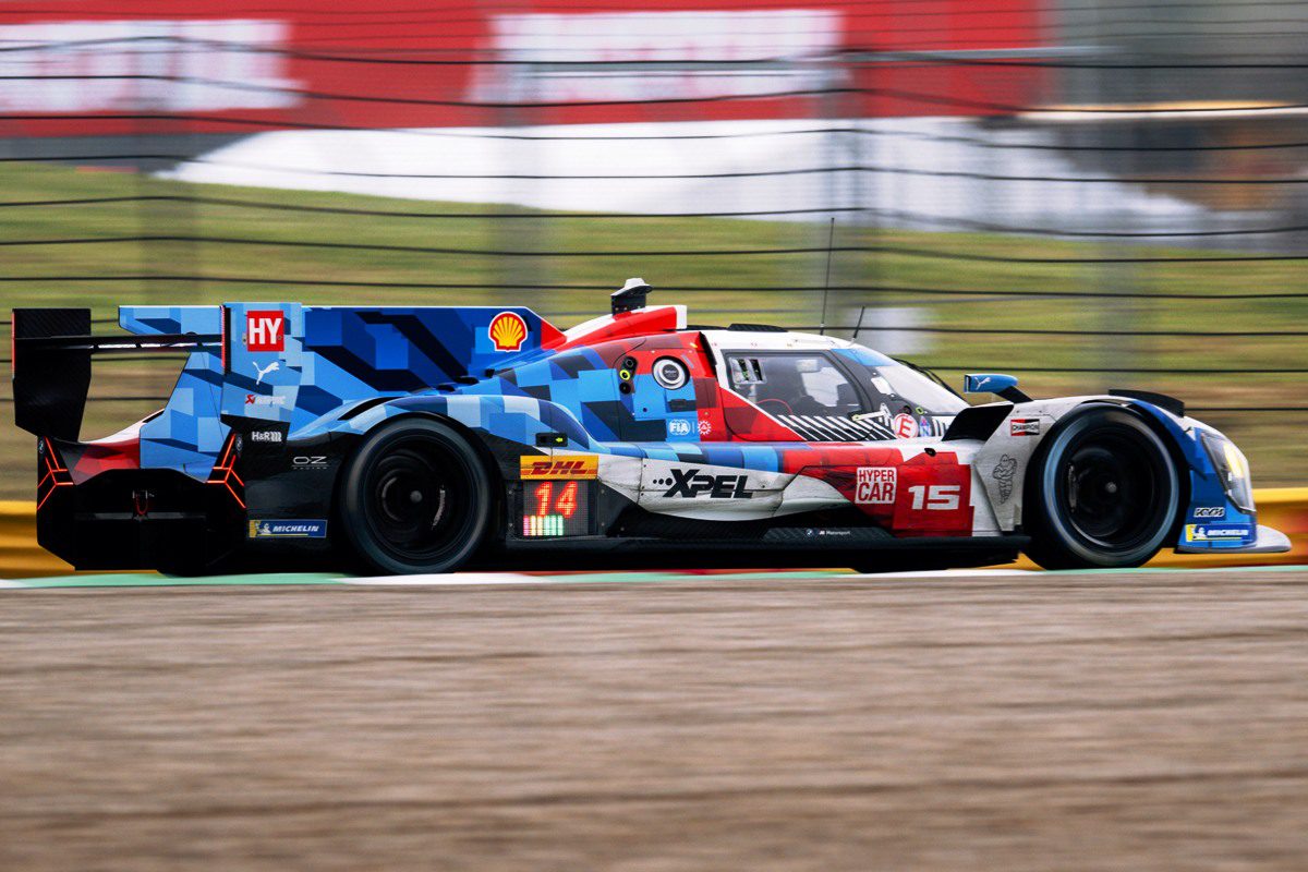 Aston Martin Valkyria #009