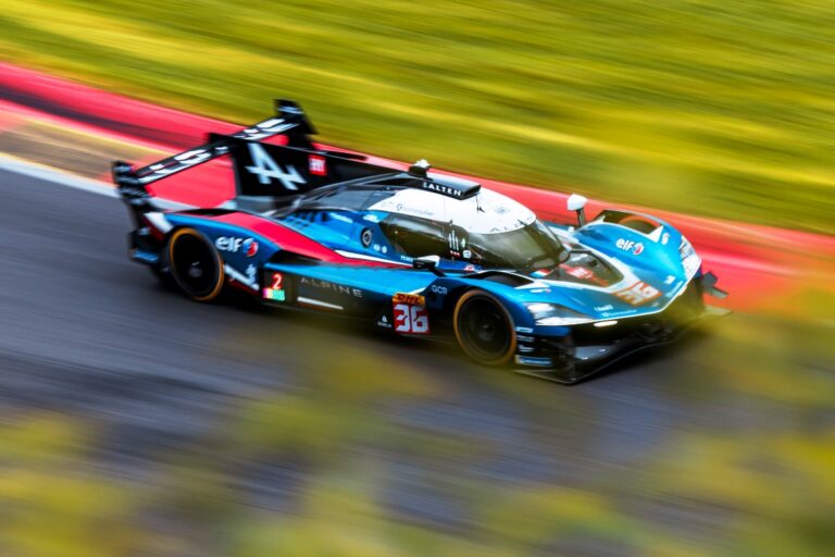 Alpine A424