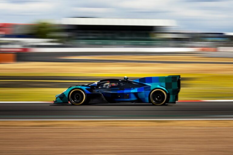 Aston Martin Valkyrie EVO